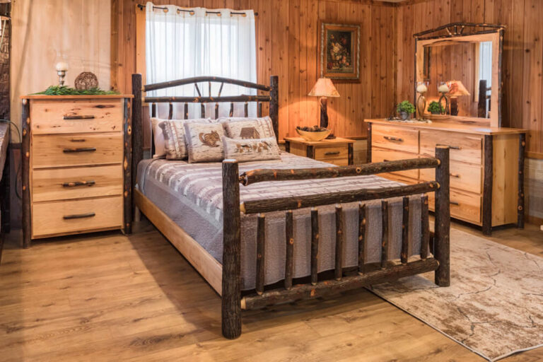 Wagon Wheel Collection Room Setting