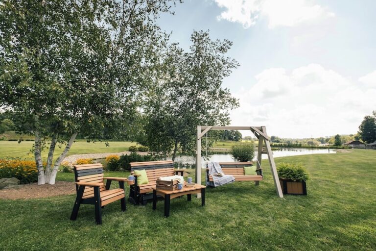 Luxcraft 4' Plain Poly Glider Cedar & Black